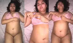 Desi Girlfriend Nude Shows Off Her Massive Boobs and Wet Pussy