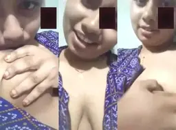 Desi Girlfriend Sucks Her Own Big Juicy Boobs on Cam